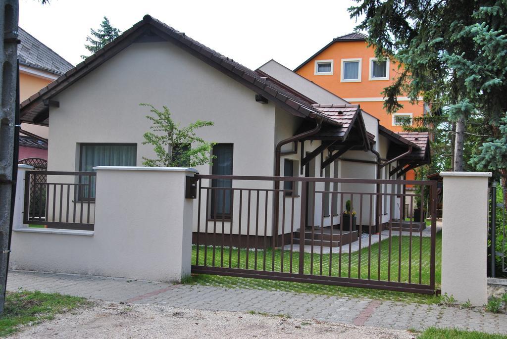 Panyi Apartman Шиофок Номер фото